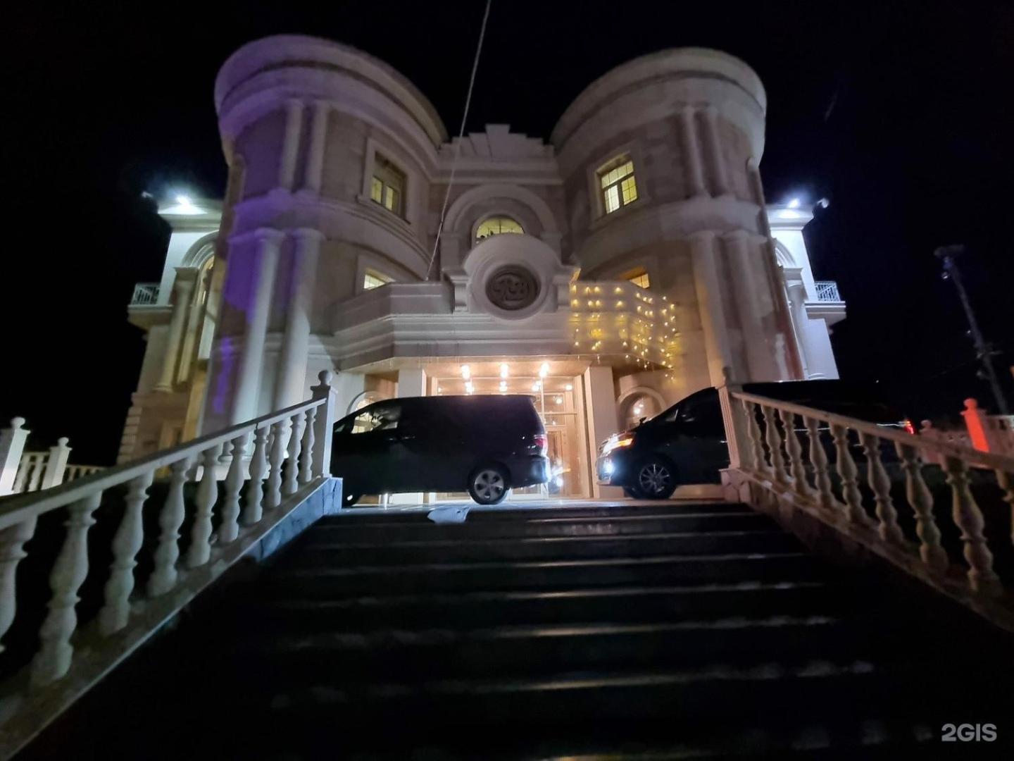 Royal Bv Hotel Ustʼ-Kamenogorsk Exterior foto
