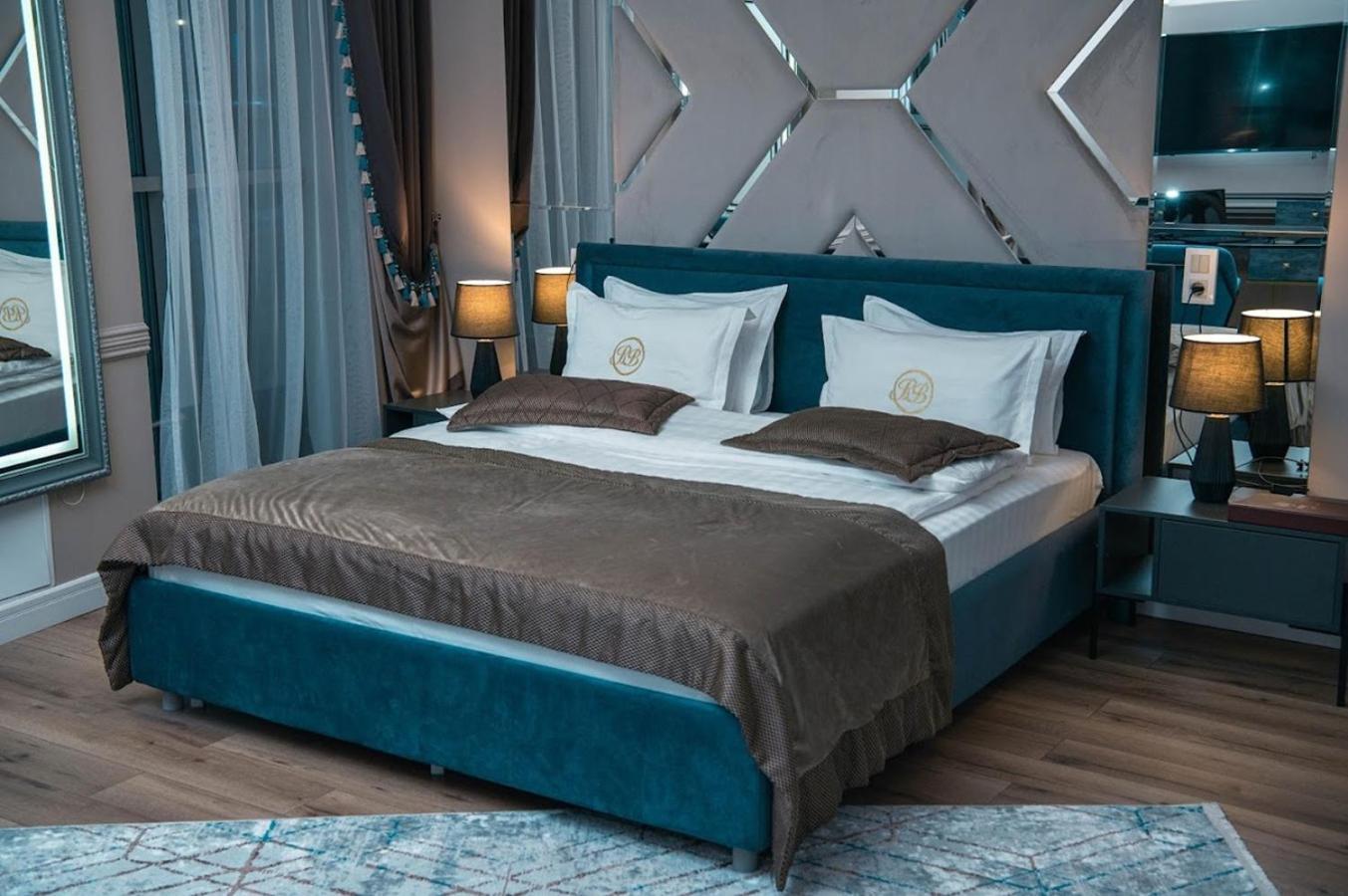 Royal Bv Hotel Ustʼ-Kamenogorsk Cameră foto