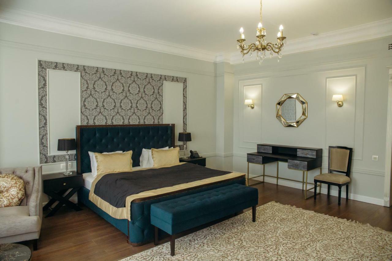 Royal Bv Hotel Ustʼ-Kamenogorsk Exterior foto
