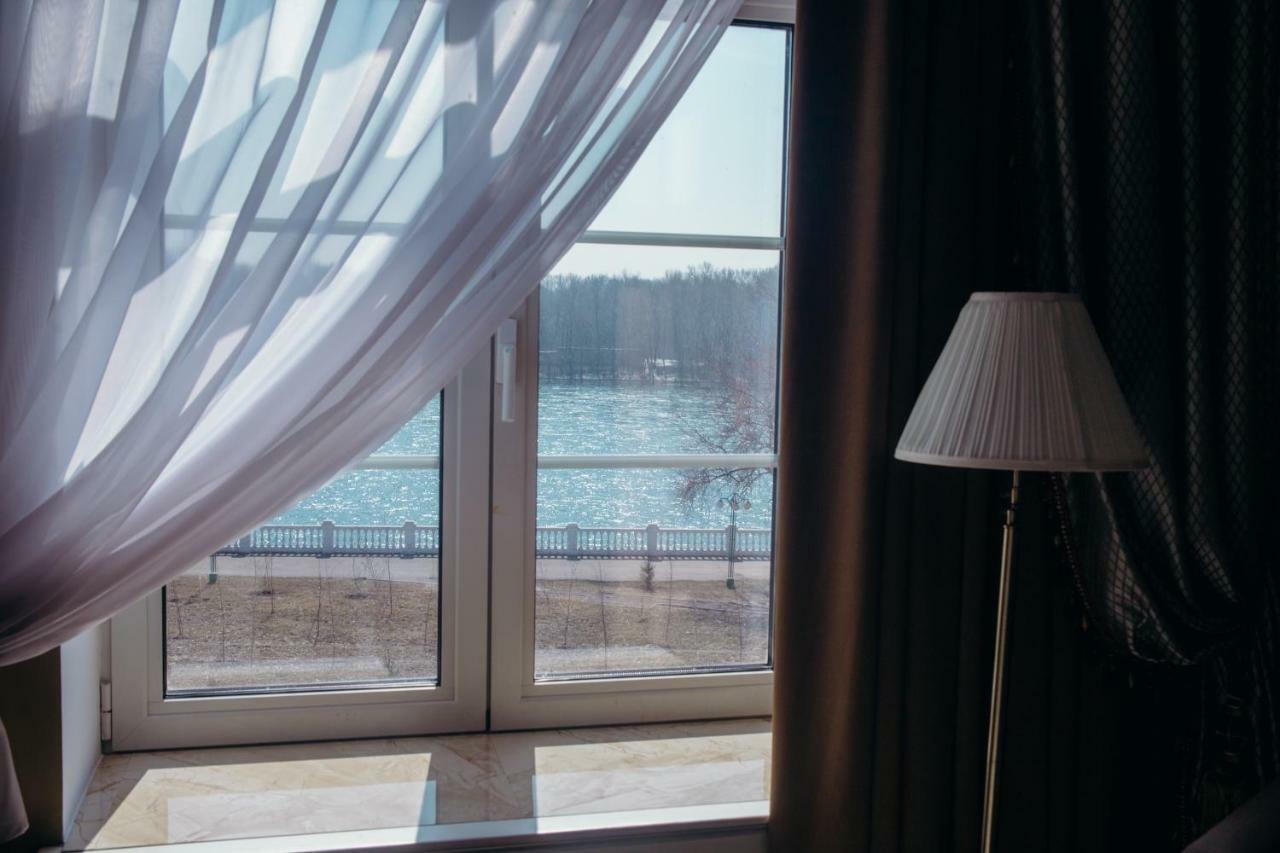 Royal Bv Hotel Ustʼ-Kamenogorsk Exterior foto